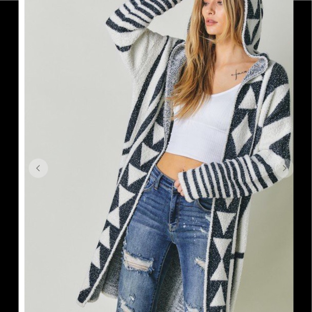 The Laguna hooded Cardi - Picture 3 of 7